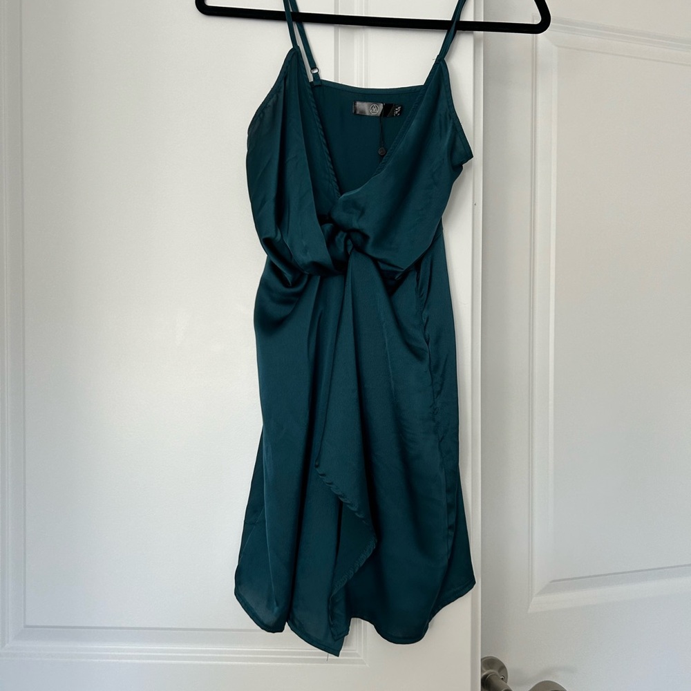 Missguided front twist mini